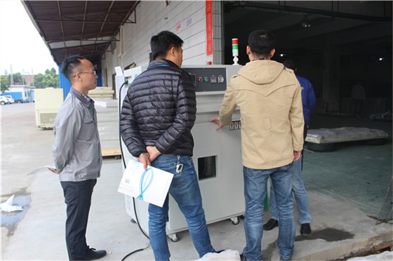 現(xiàn)場用設(shè)備做測試 現(xiàn)場用設(shè)備做測試