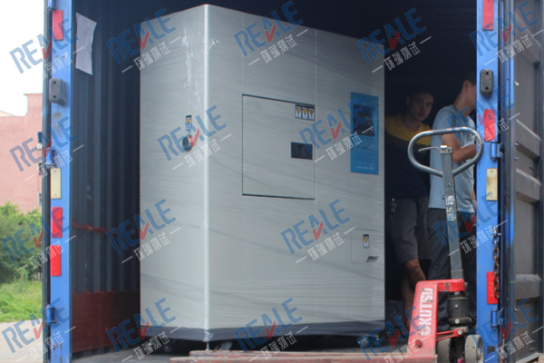 分體式冷熱沖擊試驗箱裝車圖