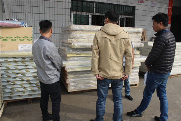 客戶現場看設備材料